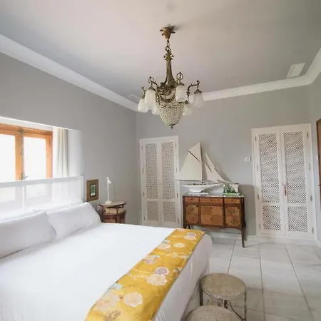 Dora (adults Only) Bed & Breakfast