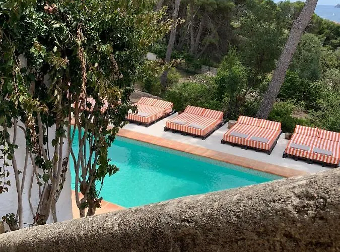 Dora (adults Only) Bed & Breakfast