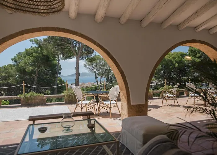 Dora (adults Only) Bed & Breakfast